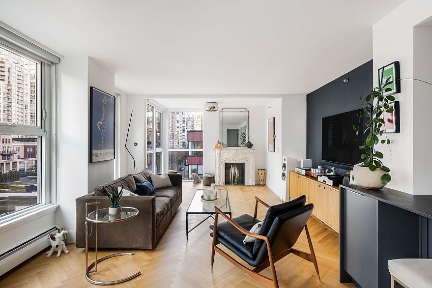 806 1318 Homer Street