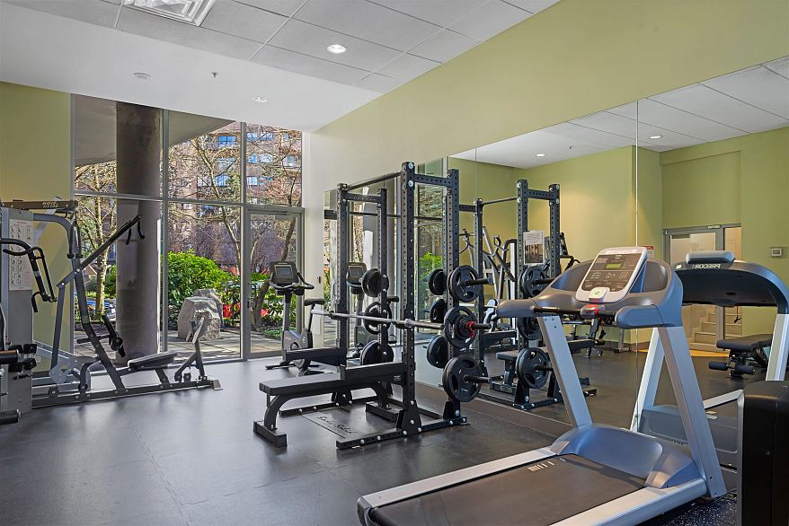 1802 1050 Smithe Street