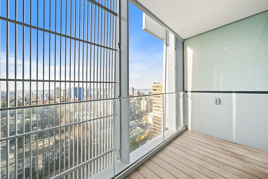 2004 1568 Alberni Street