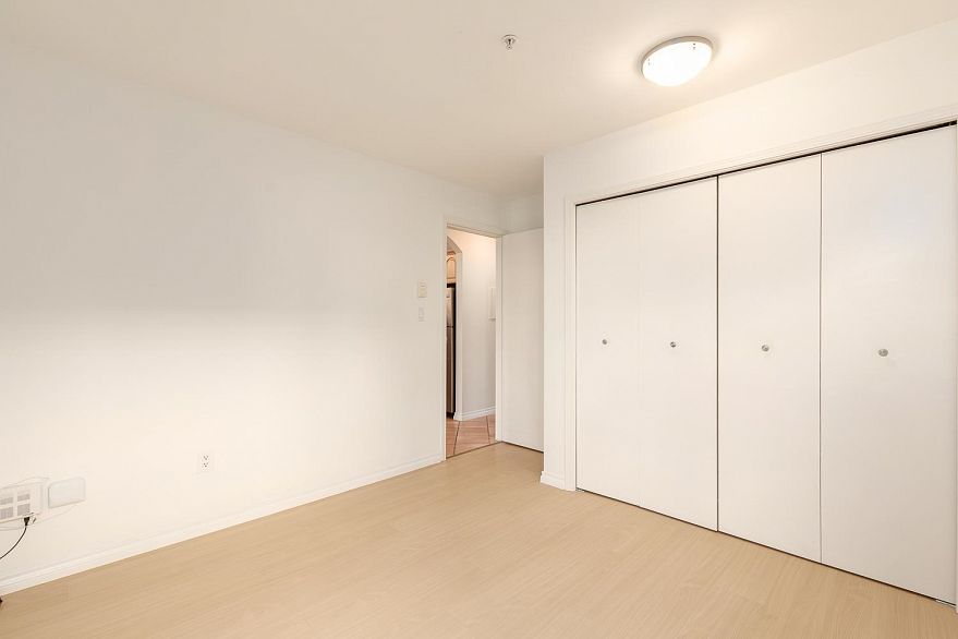 203 876 W 14th Avenue