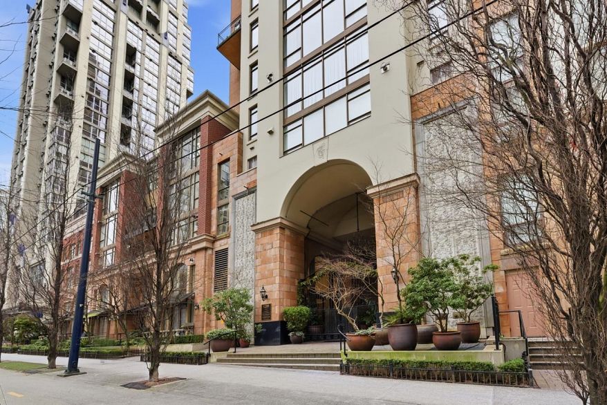 1102 1280 Richards Street