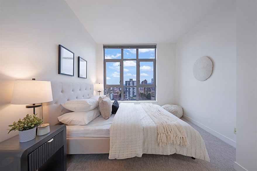 1802 1050 Smithe Street