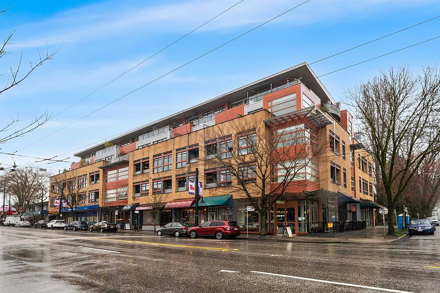 208 2250 Commercial Drive