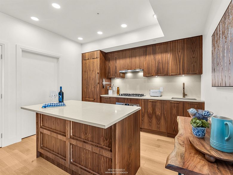 409 2550 Garden Drive