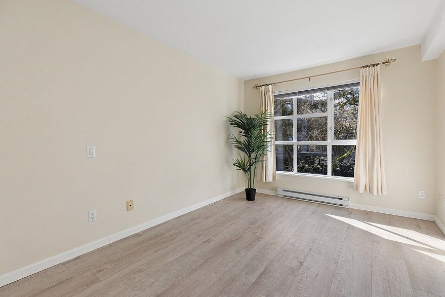 211 2161 W 12th Avenue