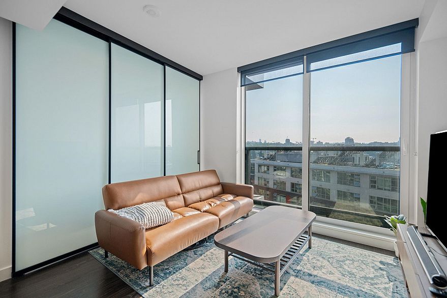 1501 1768 Cook Street