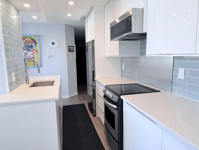 1501 1740 Comox Street