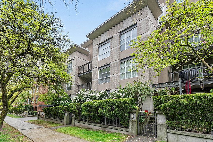 211 2161 W 12th Avenue