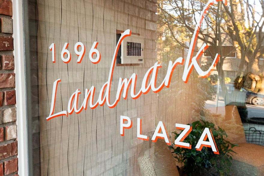 203 1696 W 10th Avenue