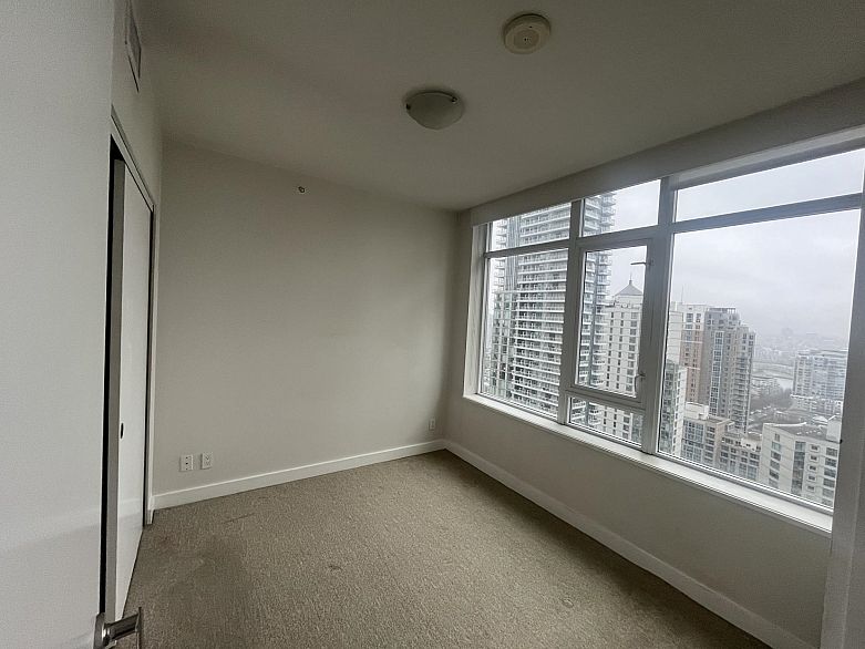 2806 1372 Seymour Street