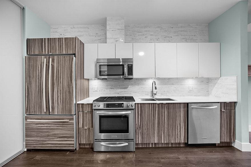 208 2250 Commercial Drive