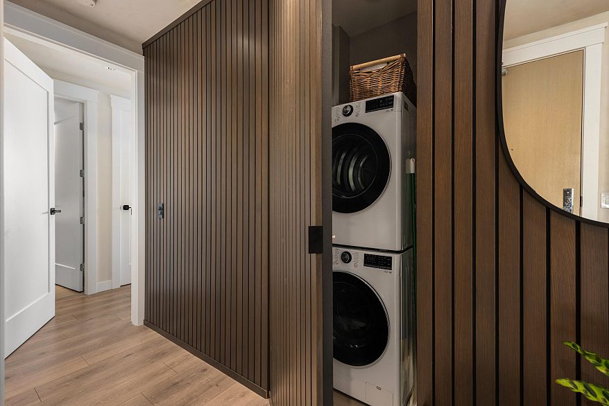 805 1616 Columbia Street