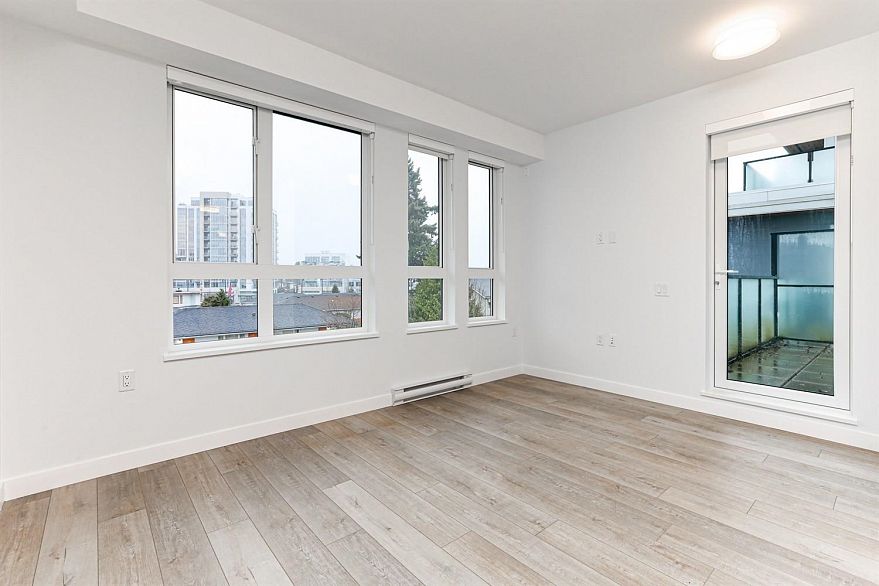 308 4933 Clarendon Street