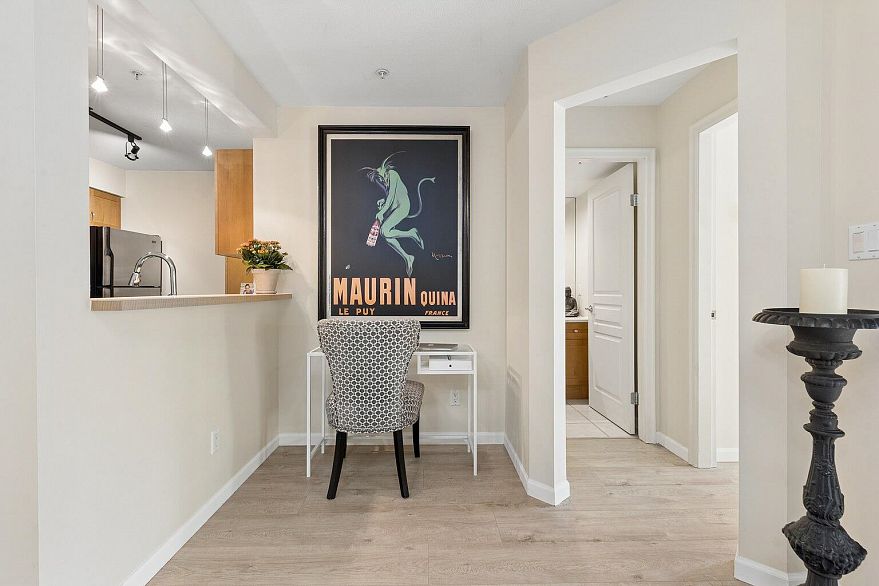 211 2161 W 12th Avenue