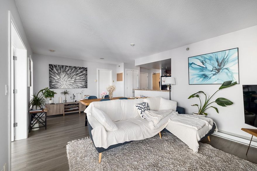 1002 120 Milross Avenue