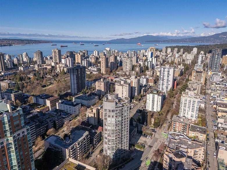 1802 1050 Smithe Street