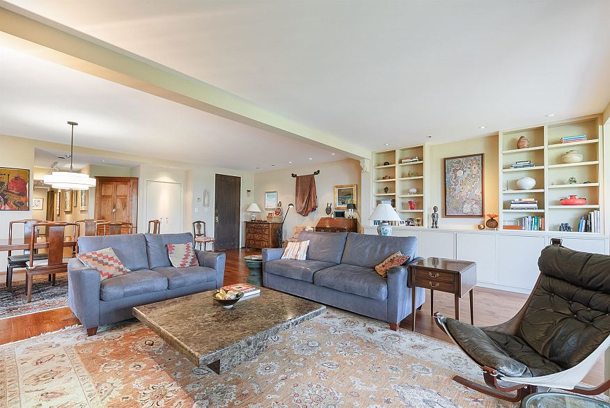 302 2015 Beach Avenue