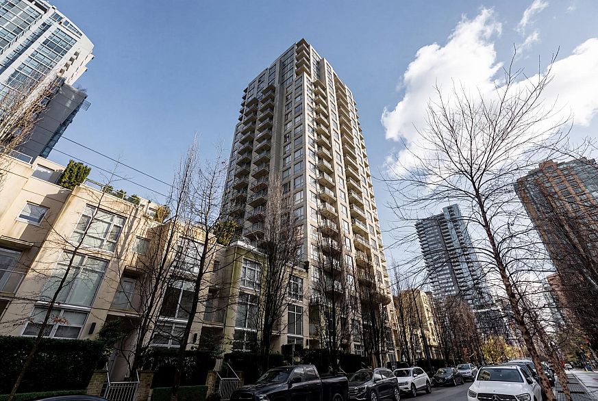 1102 1225 Richards Street