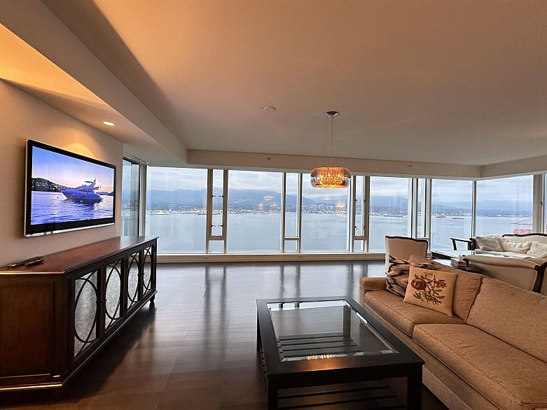 3301 1011 W Cordova Street