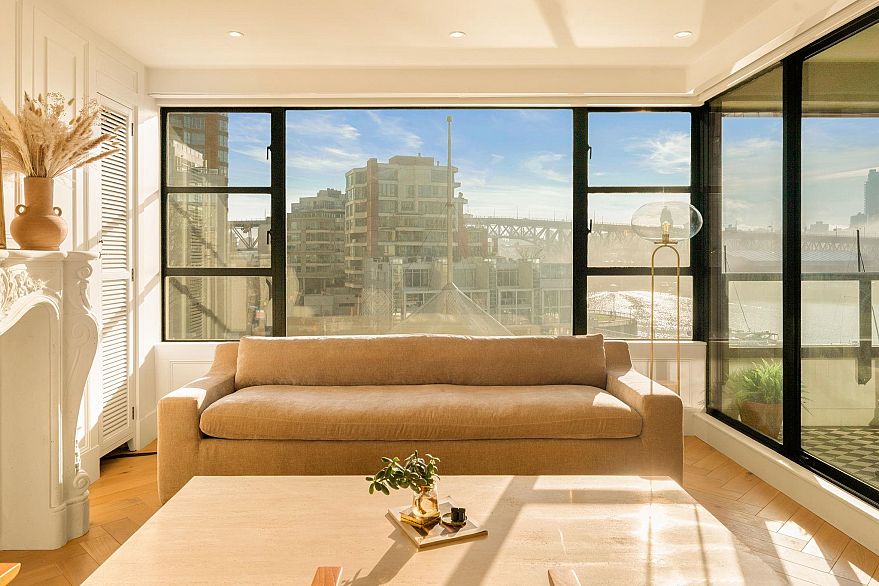 302 1008 Beach Avenue