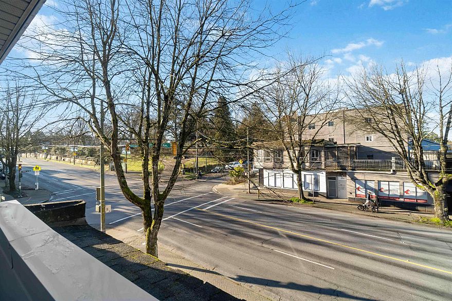 209 2928 Commercial Drive