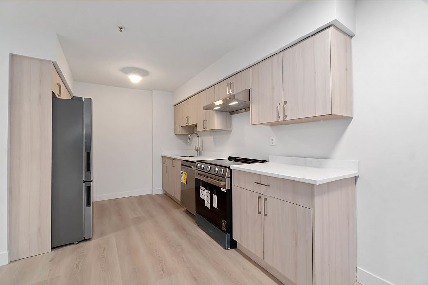 308 2928 Commercial Drive