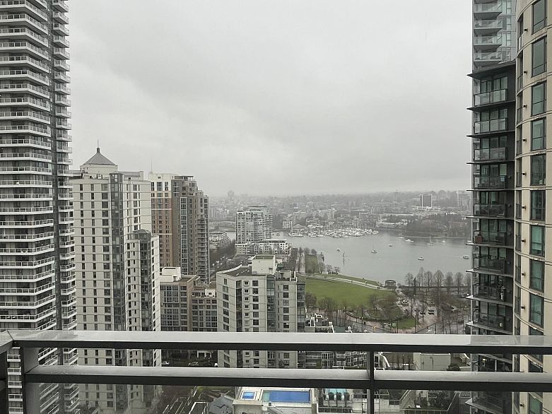 2806 1372 Seymour Street