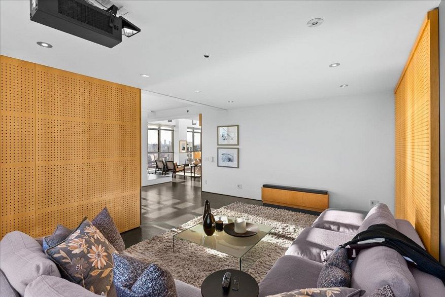 PH 2801 1238 Richards Street