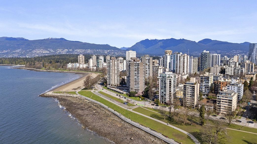 402 1575 Beach Avenue