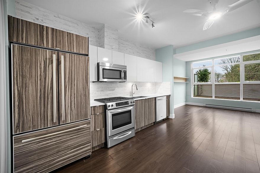 208 2250 Commercial Drive