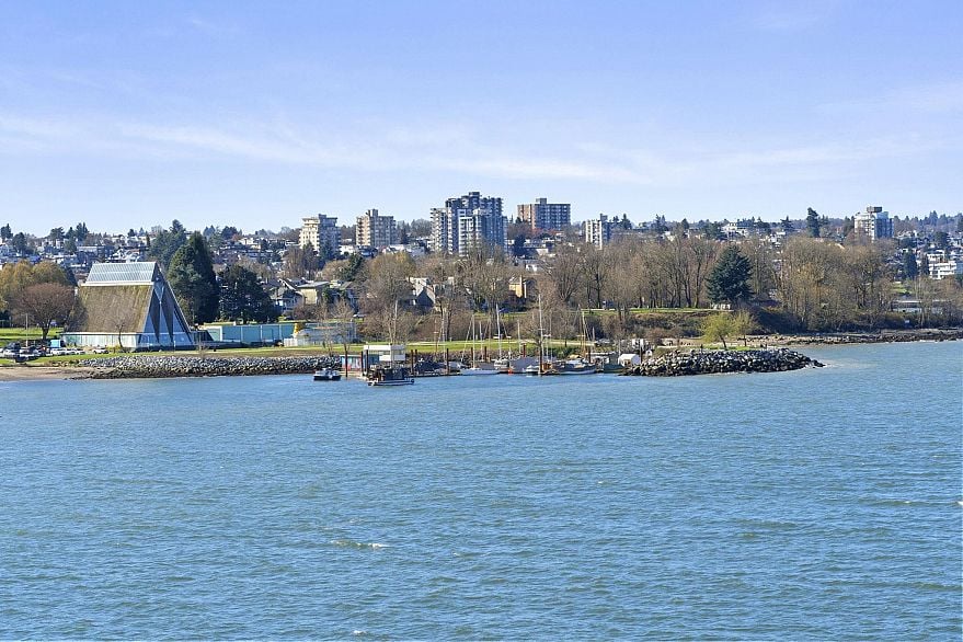 402 1575 Beach Avenue