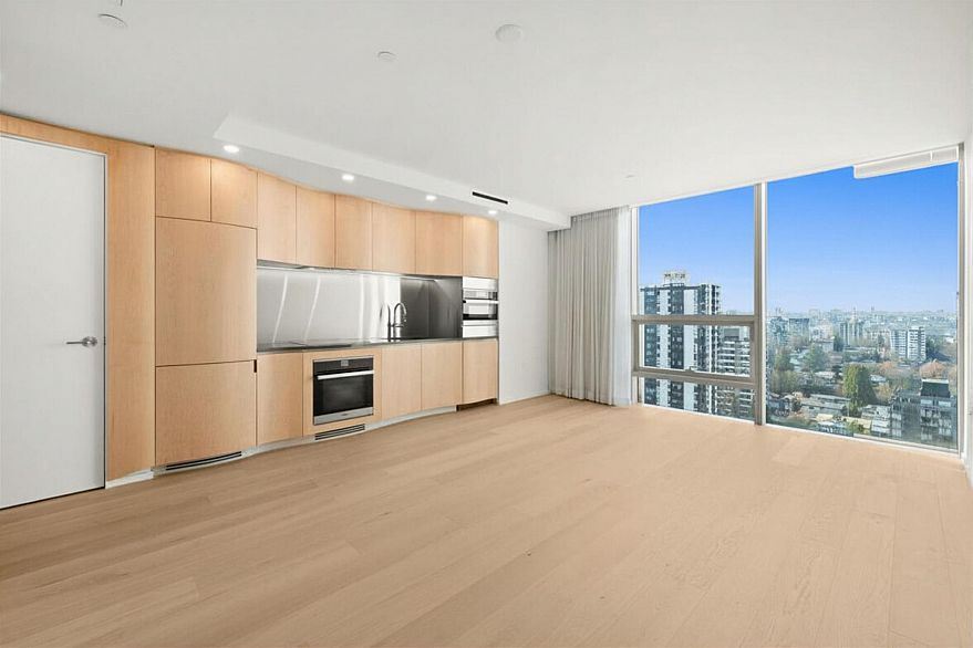 2004 1568 Alberni Street