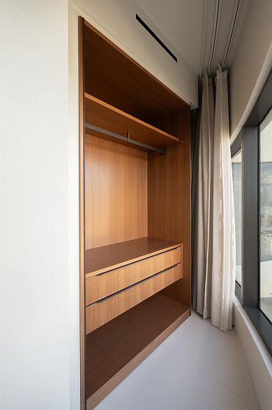 2802 1033 Nelson Street