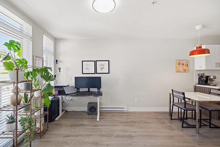 302 3939 Knight Street