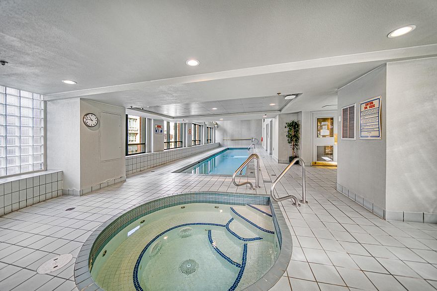 405 212 Davie Street