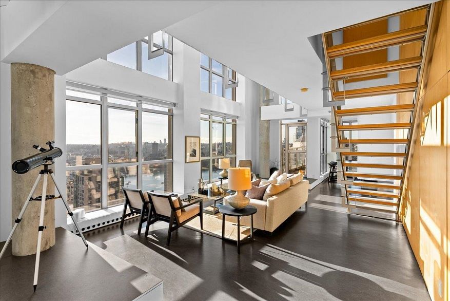 PH 2801 1238 Richards Street