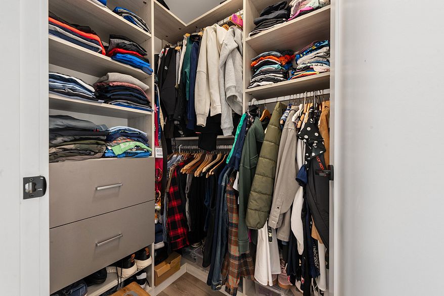 805 1616 Columbia Street