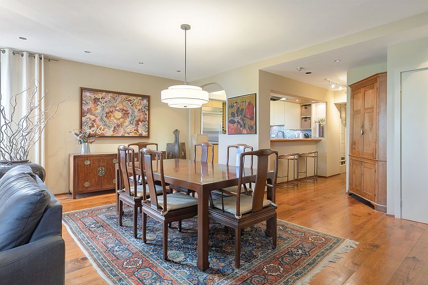 302 2015 Beach Avenue