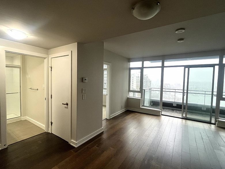 2806 1372 Seymour Street