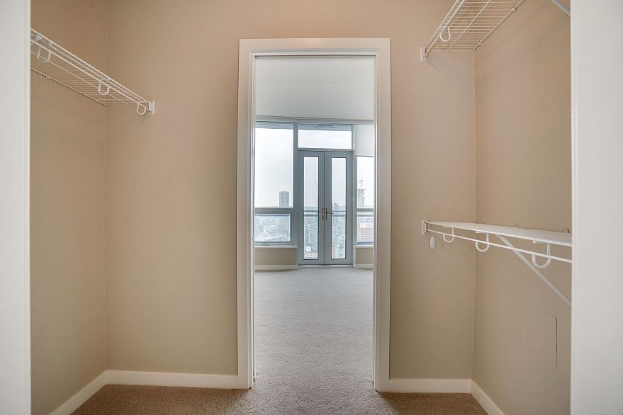 3105 833 Seymour Street