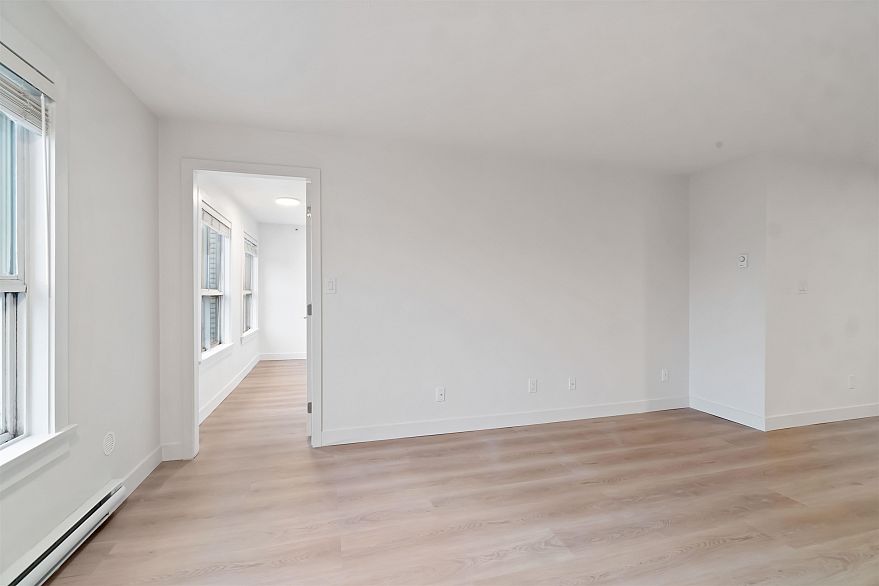 308 2928 Commercial Drive