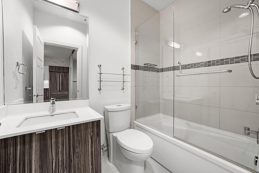 208 2250 Commercial Drive