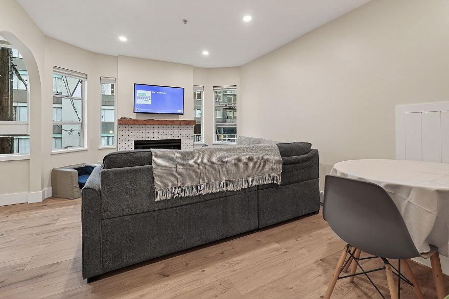 202 1280 Nicola Street