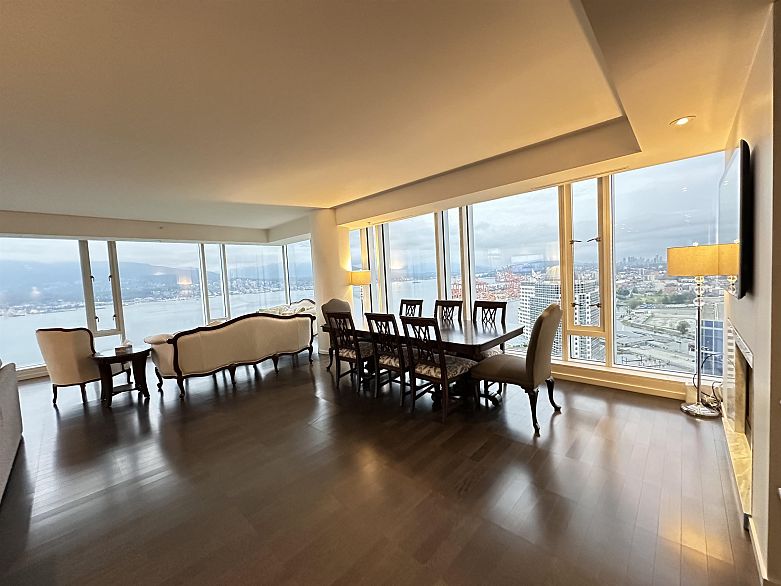 3301 1011 W Cordova Street