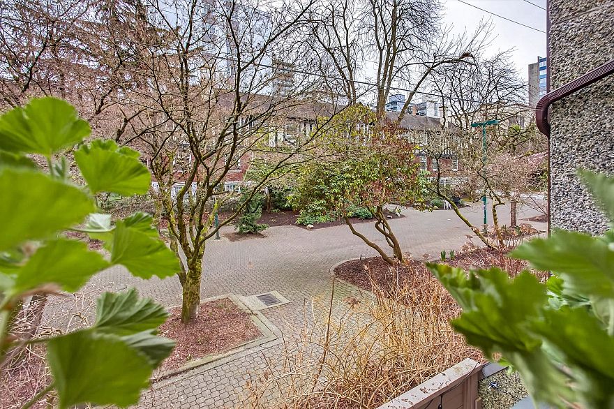 318 1500 Pendrell Street