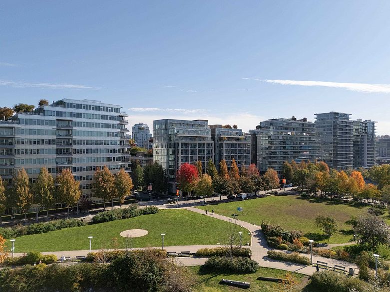 805 1616 Columbia Street