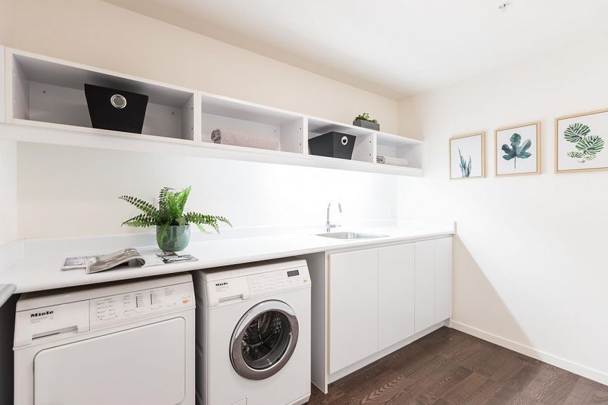 3301 1011 W Cordova Street