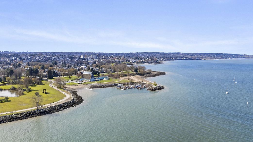 402 1575 Beach Avenue