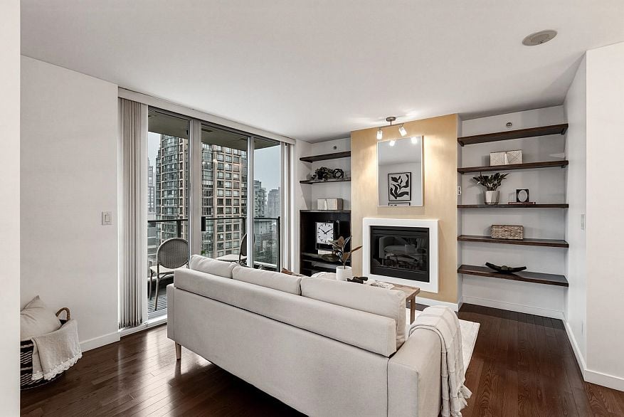 1102 1225 Richards Street