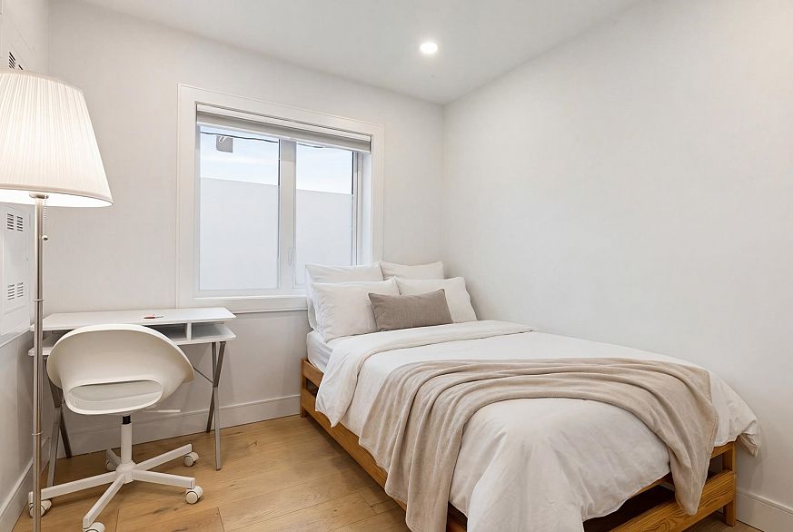 2885 E Georgia Street